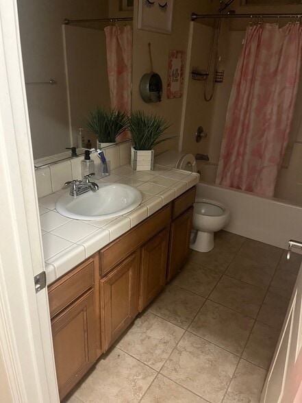 Building Photo - 3004 Willow Basin Ln