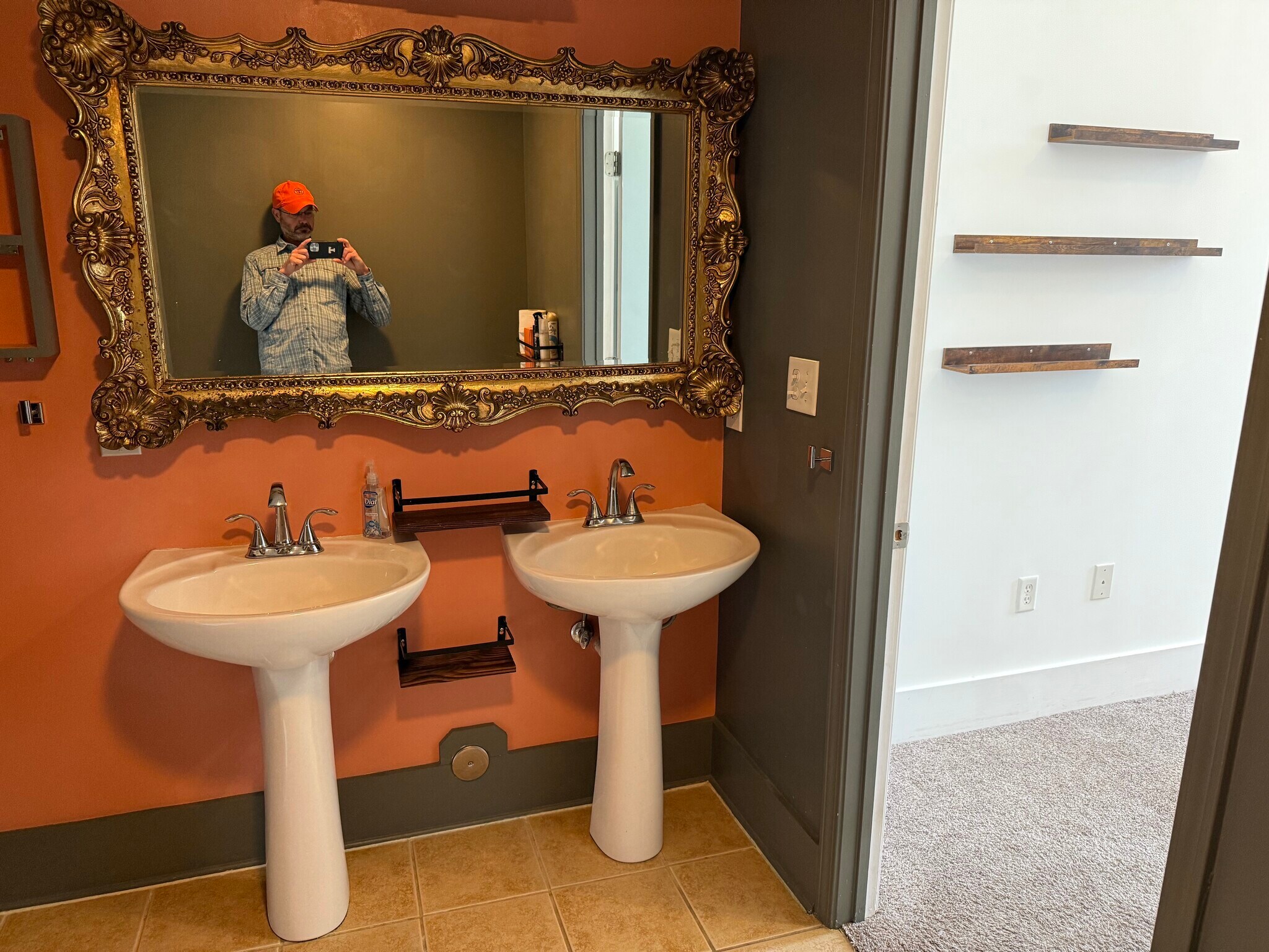 Building Photo - 130 E Glenwood Ave