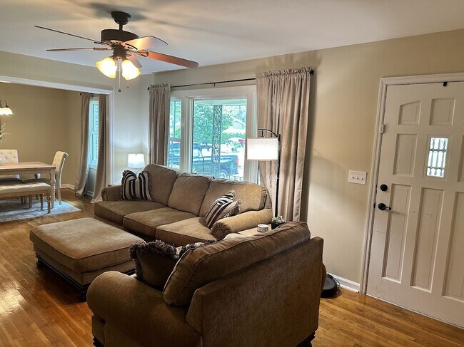 Building Photo - 2204 N Dallerton Cir