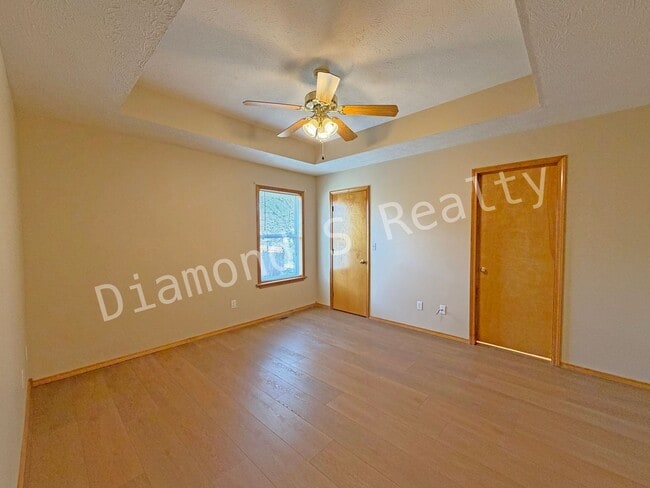 Building Photo - Beautiful 3 Bedroom Home with Shop Located in Southwest Springfield