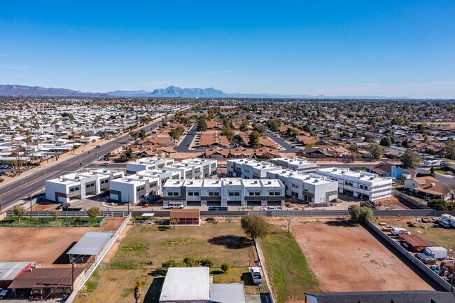 Building Photo - 432 S 32nd St