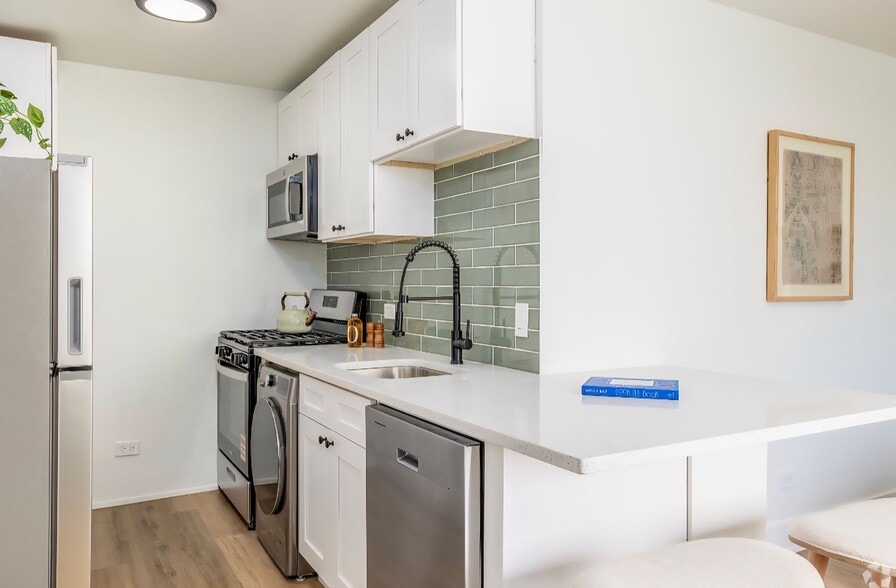 Building Photo - 382 Penn