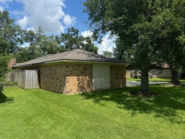 Building Photo - 5019 Timber Ridge St