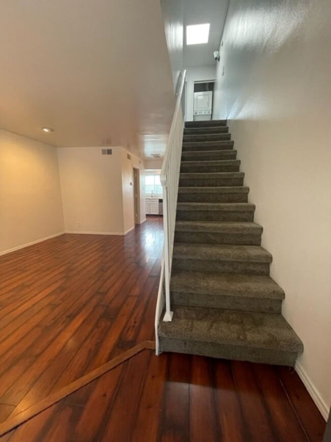 Building Photo - Old Town Scottsdale townhome- 2 bd 2 bath- W/D- Yard