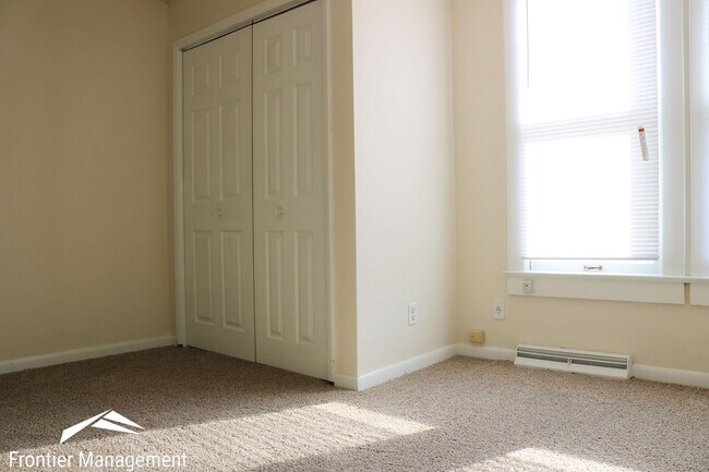 Building Photo - 923 Osage St