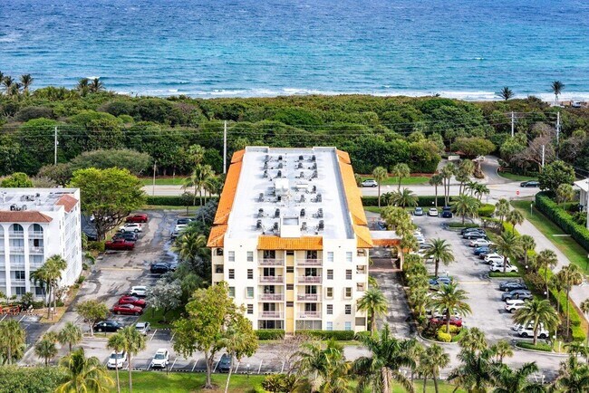 Building Photo - 951 De Soto Rd