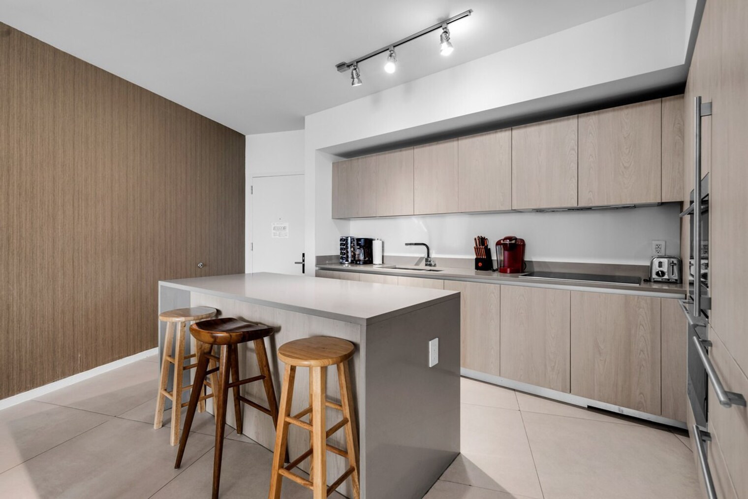 Building Photo - 1803 S Ocean Dr