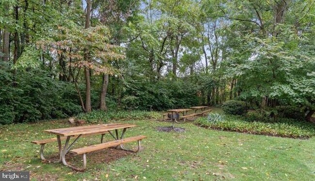 Building Photo - 3245 Rio Dr