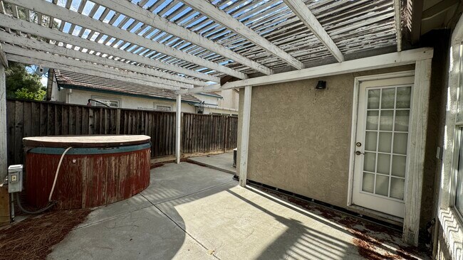 Building Photo - 5318 Pembroke Ct