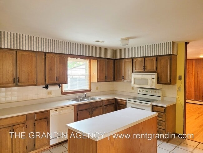 Building Photo - 312 Homeplace Dr