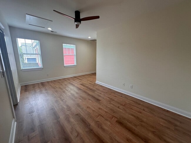 Building Photo - Market Common - Available Now!