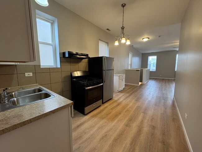 Building Photo - 1826 S Kedzie Ave