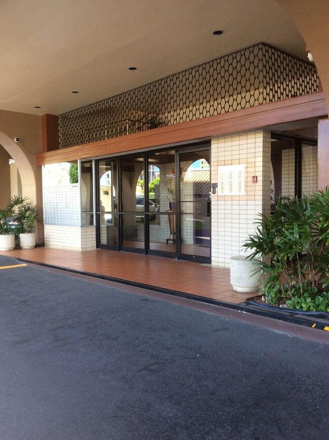 Primary Photo - CORONET