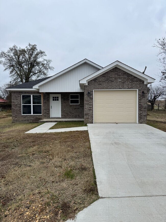 Primary Photo - Brand New 3 Bed / 2 Bath In Trumann Available Now!
