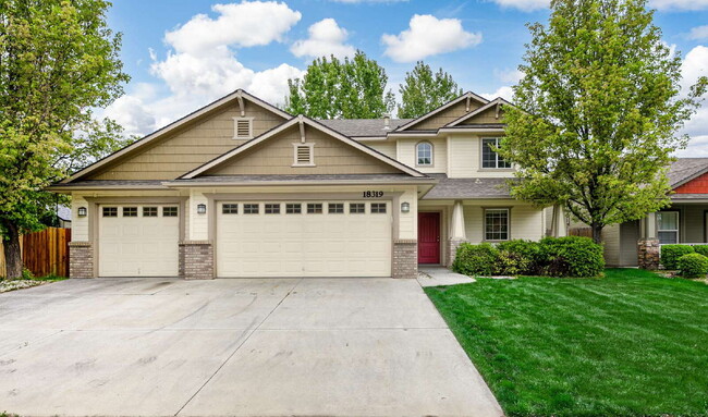 Primary Photo - 3 Car Garage in Prime Location