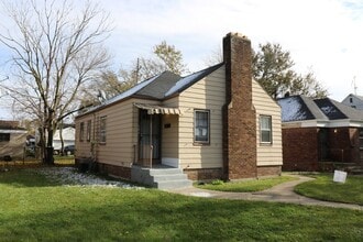 Building Photo - 2 Bedroom With Bonus Room in Basement