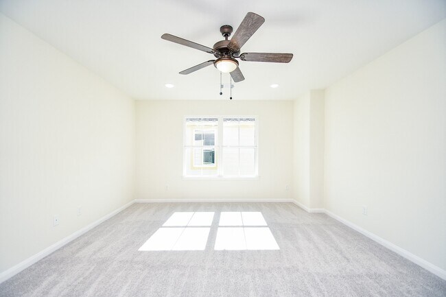 Building Photo - 12202 Heather Flower Ln