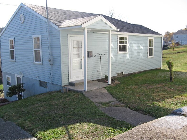 Building Photo - 946 Buena Vista Boulevard