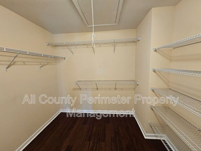 Building Photo - 1597 Trailview Way NE