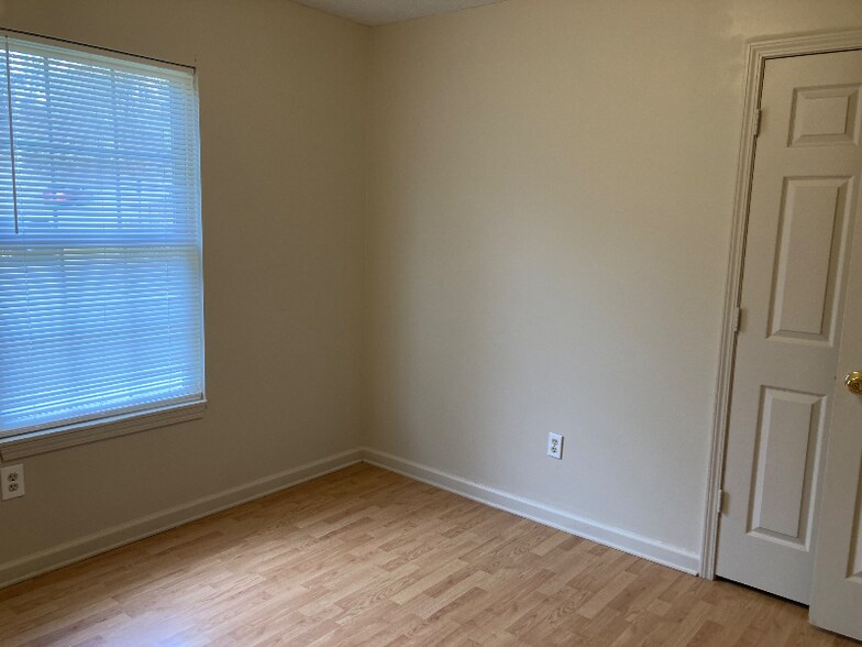 Building Photo - 1709 Daytona Ct