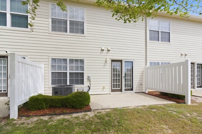 Building Photo - 551 Wingspan Way