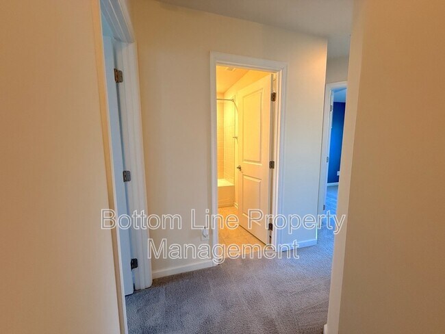 Building Photo - 4020 Zilker Park Dr