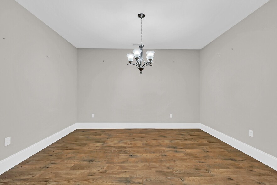 Building Photo - 1758 Edgewood Dr