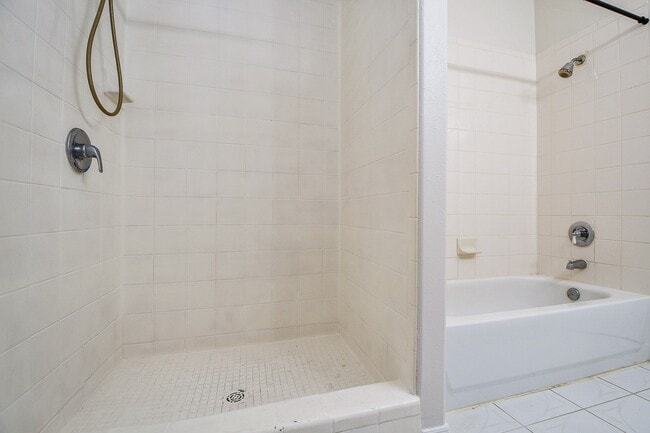 Building Photo - 4230 Benard Ct