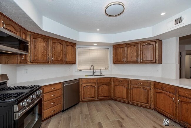 Building Photo - 2174 S Del Valle Way