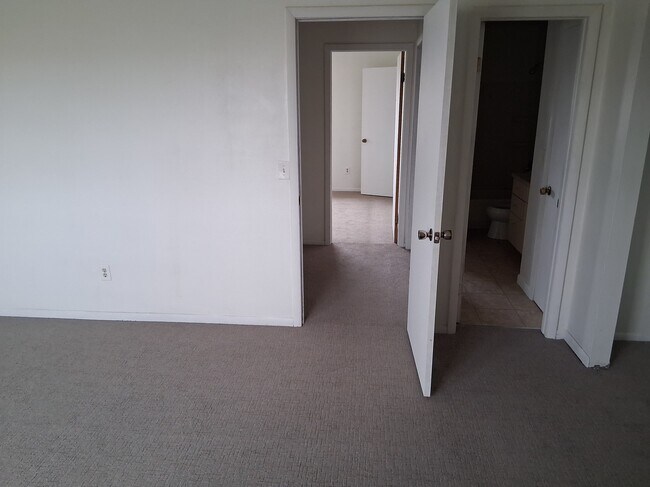 Building Photo - 16484 E 14th Pl