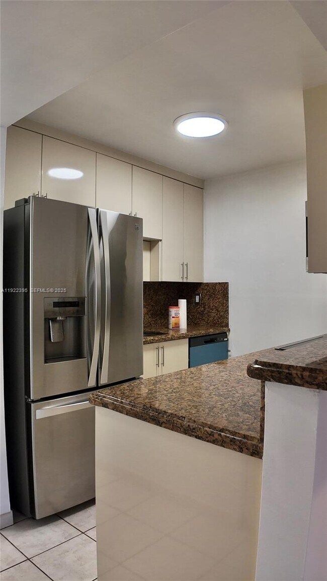 Building Photo - 325 NW 72nd Ave