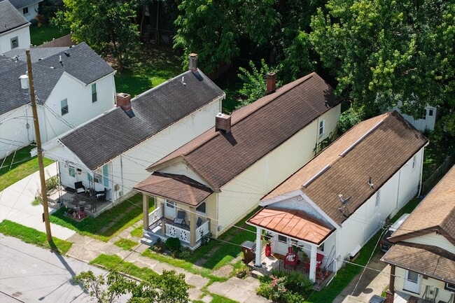 Building Photo - 2741 Dakota Ave