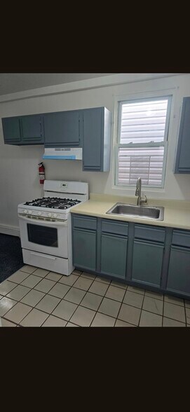 Building Photo - 416 6th St