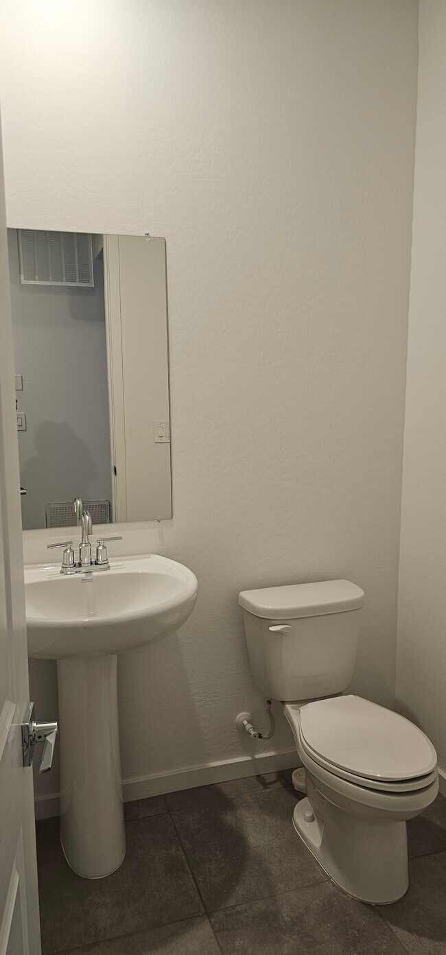 Building Photo - 5050 W Hunter Trl