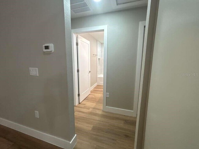 Building Photo - 1884 W Quaker Ln