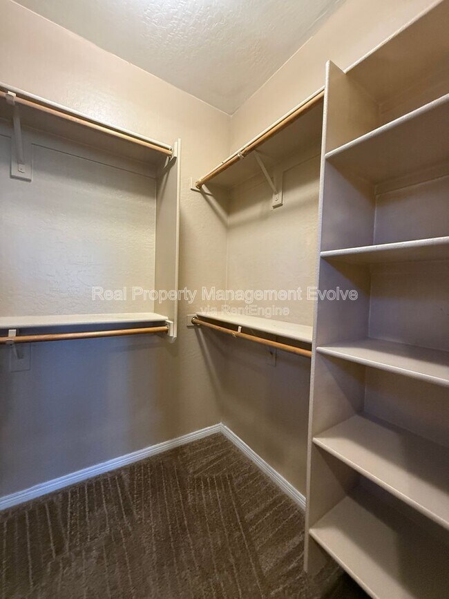 Building Photo - 16420 N Thompson Peak Pkwy