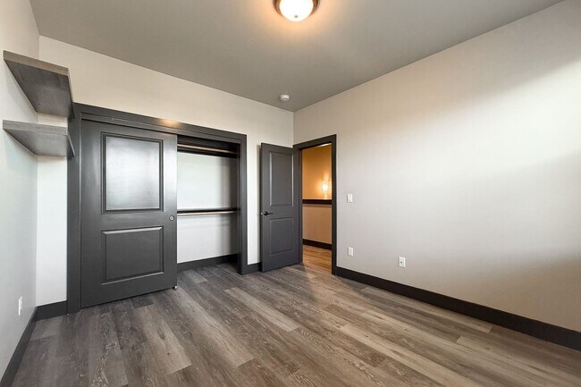 Building Photo - Beautiful 4-Bedroom House with Large Backy...
