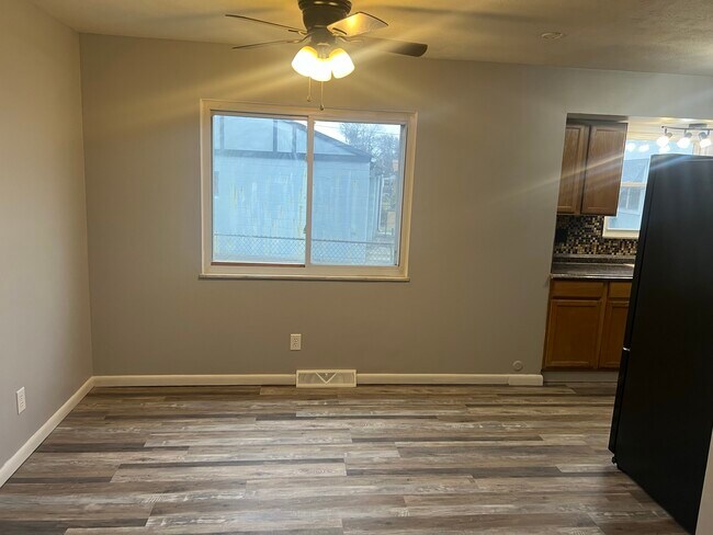 Building Photo - 1315 Seymour Ave