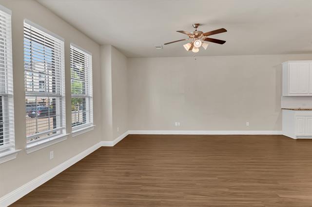 Building Photo - 910 Estelle Dr