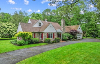 Building Photo - 190 E Rocks Rd