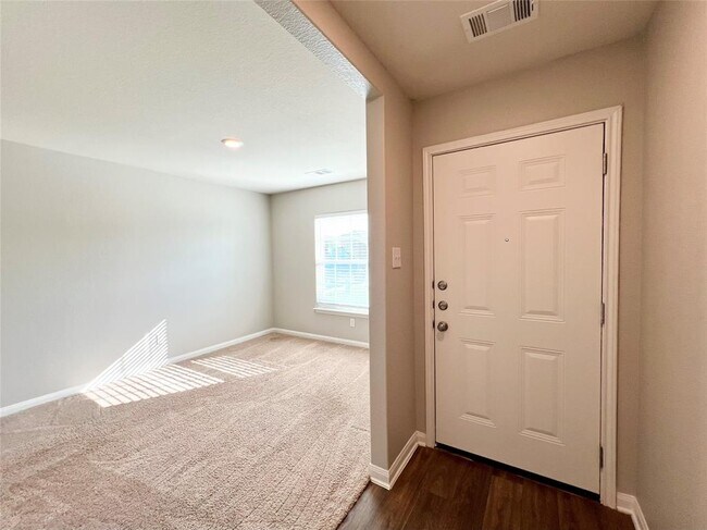 Building Photo - 1033 Riverdale Cove