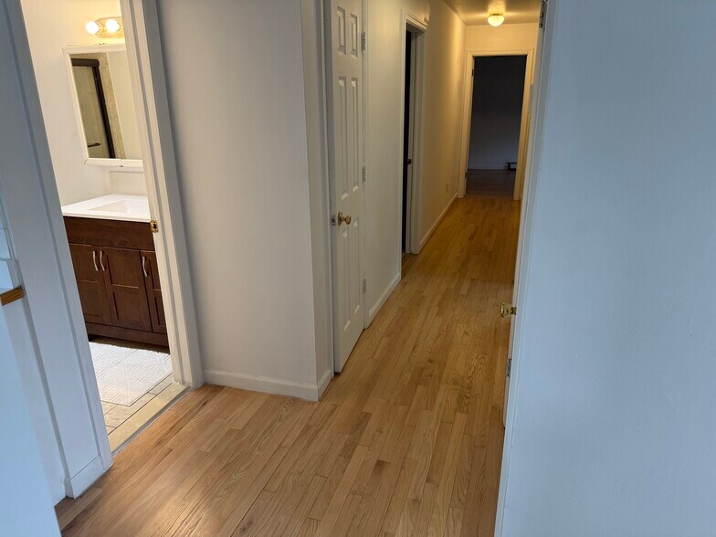 Building Photo - 157 Sheets Ave