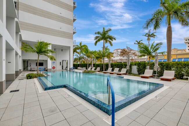 Building Photo - 155 E Boca Raton Rd