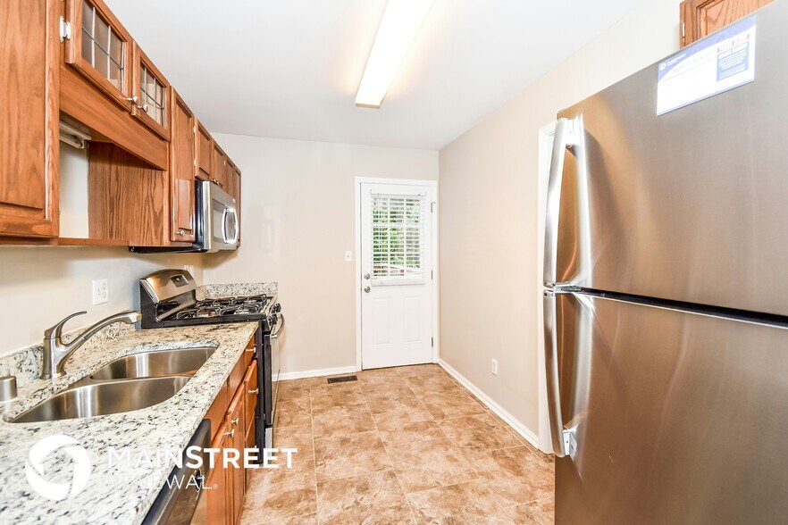 Building Photo - 4662 Shenandoah Dr