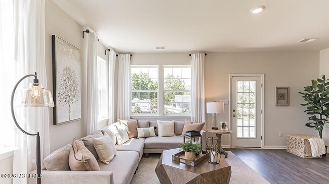 Building Photo - 92 Arlotta St