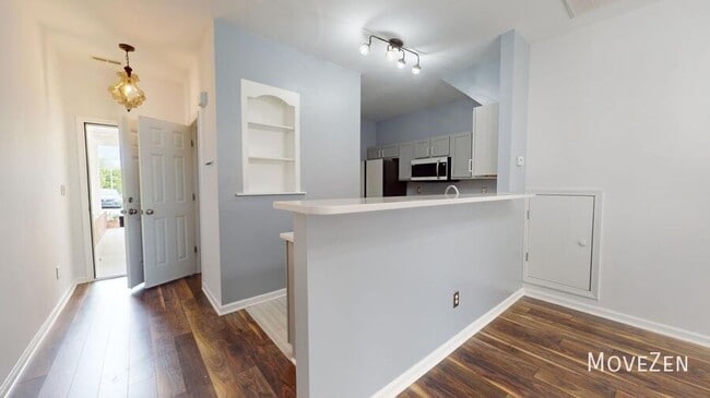 Building Photo - 914 Hadel Pl