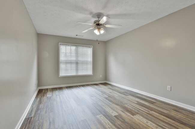 Building Photo - 240 Autumn Glen Cir