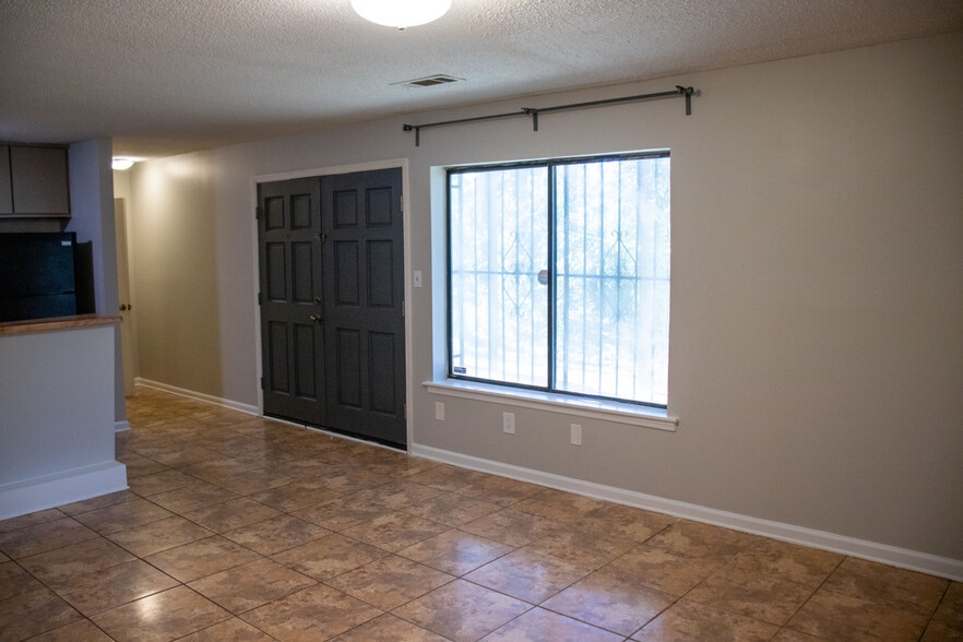 Living Room - 1484 Cedar Heights Dr