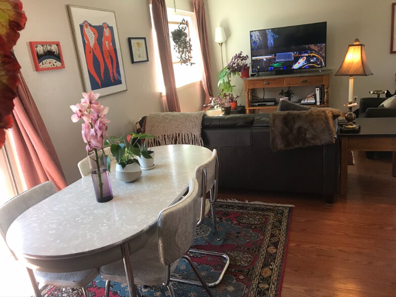 Building Photo - 4299 Monroe Dr