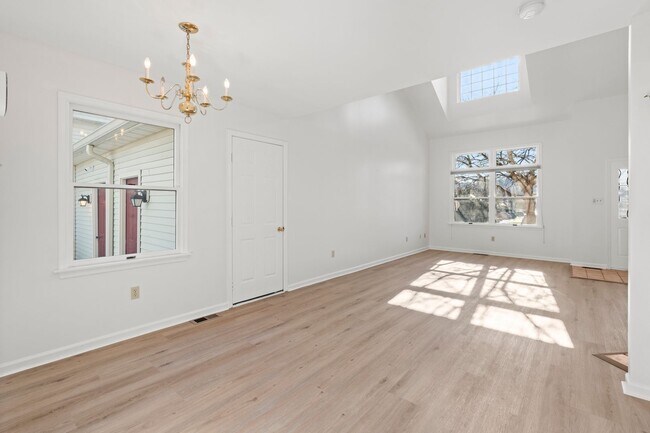 Building Photo - Beautifully Renovated Townhome in The Ridings at Brookside – Macungie